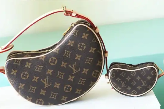 Frstbag ru Croissant LOUIS VUITTON MM 0415